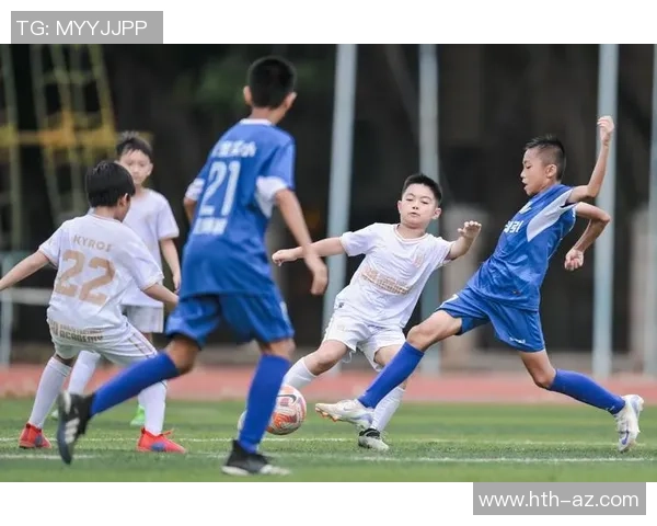 足球运动的独特魅力与战术特点分析探讨